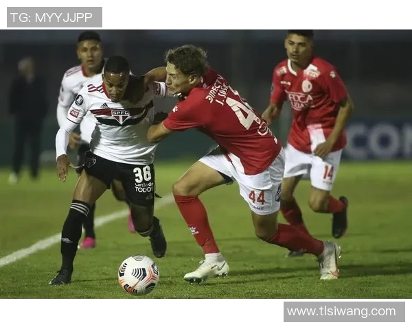 圣保罗与巴竞技比赛前瞻分析及双方近期状态对比探讨 圣保罗与巴竞技比赛前瞻分析及双方近期状态对比探讨